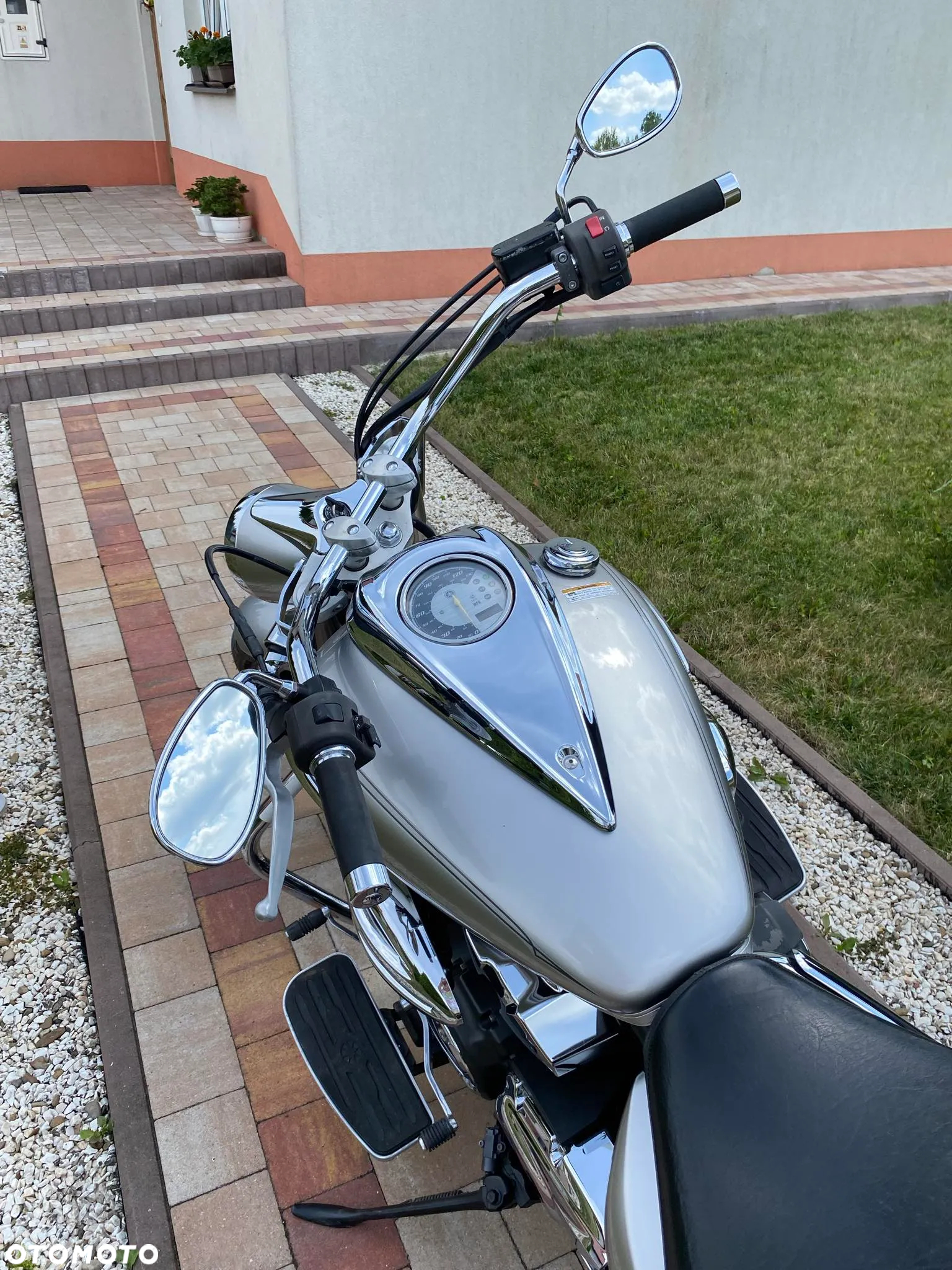 Yamaha XVS - 6