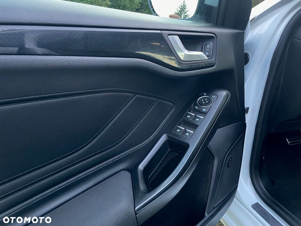 Ford Focus 2.0 EcoBlue ST-Line - 11