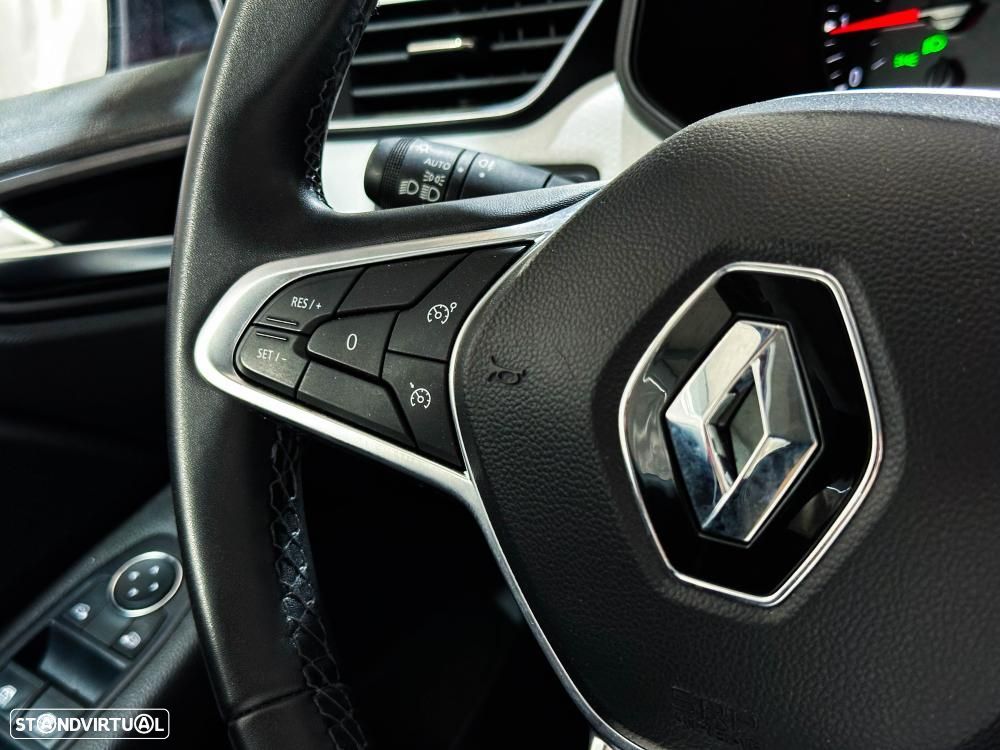 Renault Clio 1.0 TCe Exclusive CVT - 40