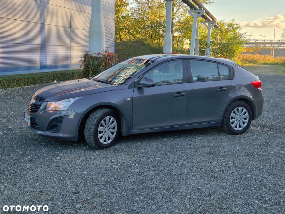 Chevrolet Cruze 1.8 LS+ - 3