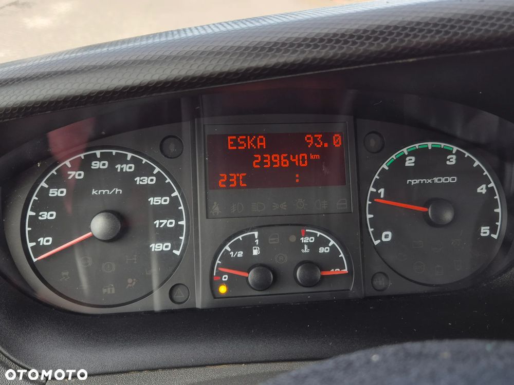 Iveco Daily 35S13 L3H2, Brygadówka 6 osób, blaszak, HAK 3.5T, klimatyzacja - 14