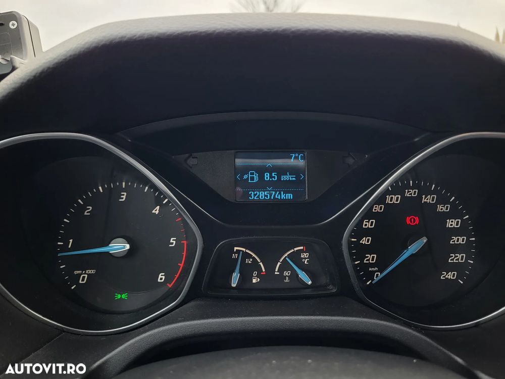 Ford Focus Turnier 1.6 TDCi DPF Start-Stopp-System Champions Edition - 10