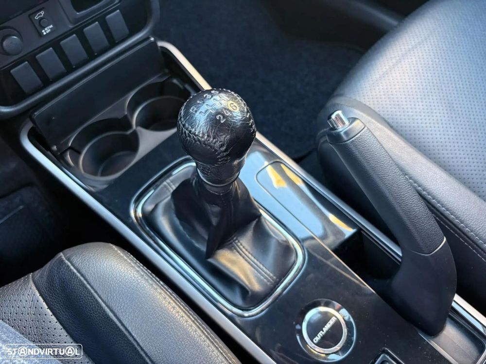 Mitsubishi Outlander 2.2 DI-D Instyle Navi - 50