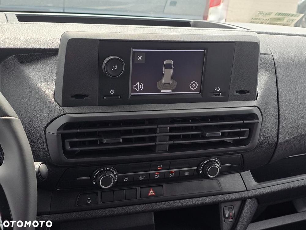 Opel Vivaro 2.2 CDTI XL 3,1t (brygadówka) - 17
