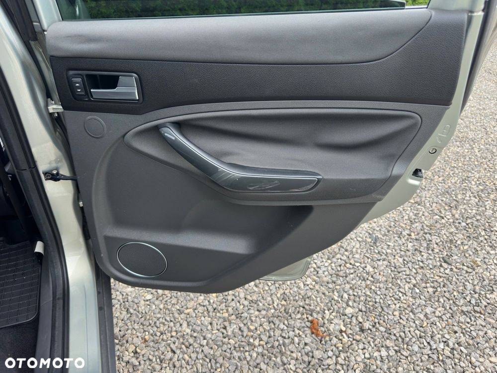 Ford Kuga 2.0 TDCi 4x4 Titanium - 34