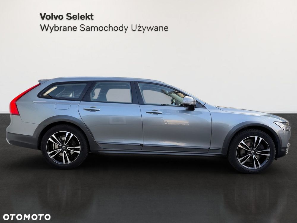 Volvo V90 Cross Country - 4