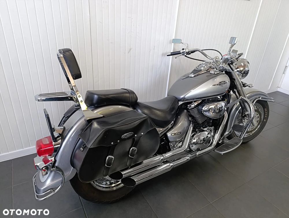 Suzuki VL 800 Volusia - Boulevard C50 - 3