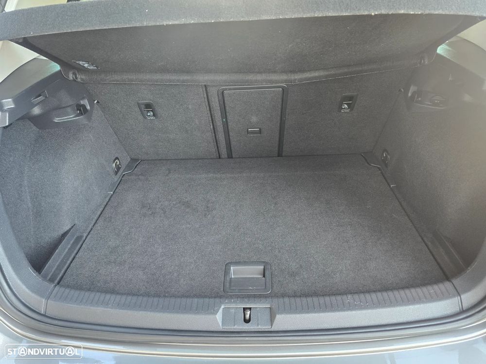 VW Golf 1.6 TDI BlueMotion Lounge - 16