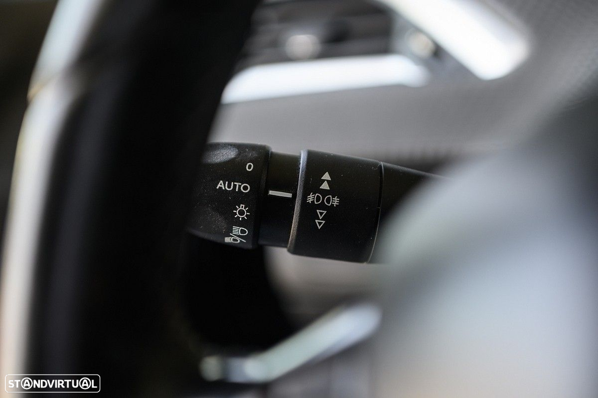 Peugeot 2008 1.6 e-HDi Allure - 33
