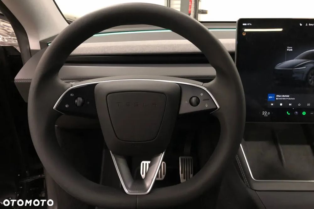 Tesla Y 79kWh Long Range RWD - 13