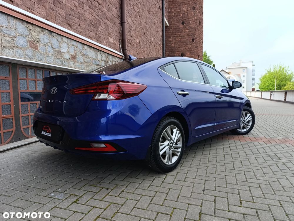 Hyundai Elantra 1.6 Comfort - 13