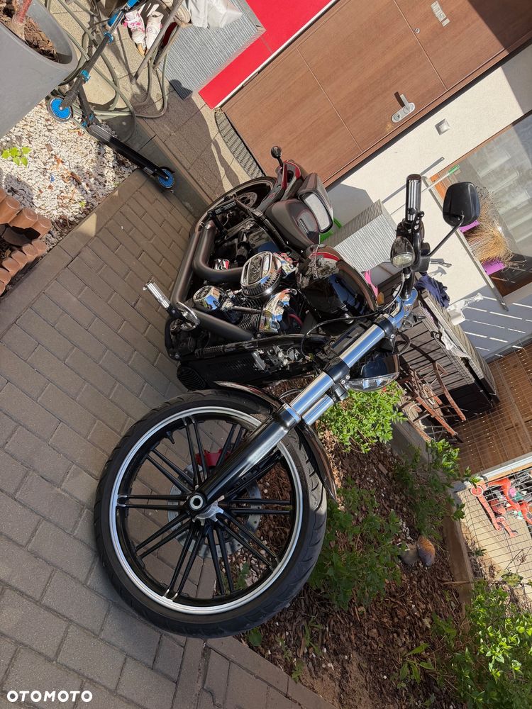 Harley-Davidson Softail Breakout - 3