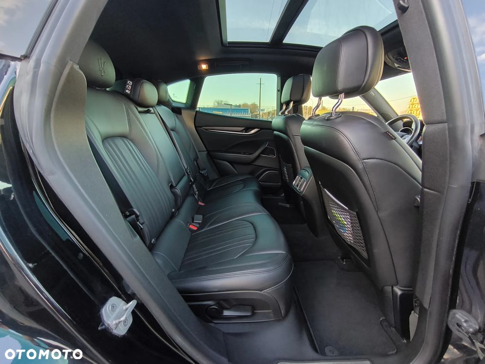 Maserati Levante Q4 Executive - 30