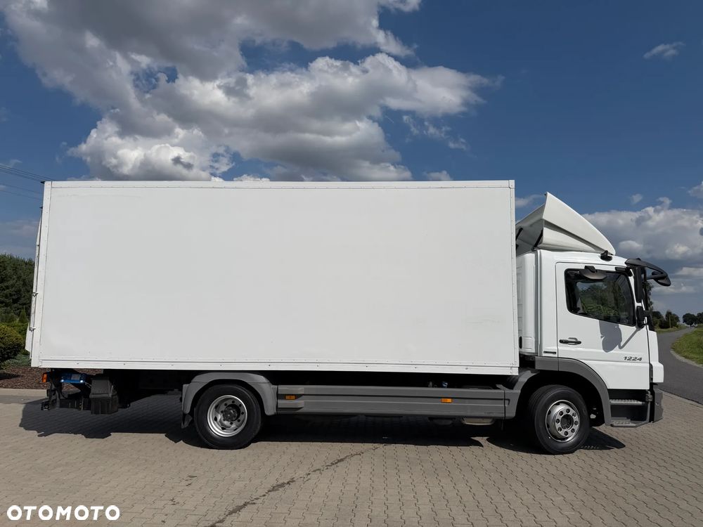 Mercedes-Benz Atego 1224 KONTENER Z WINDA!! - 4