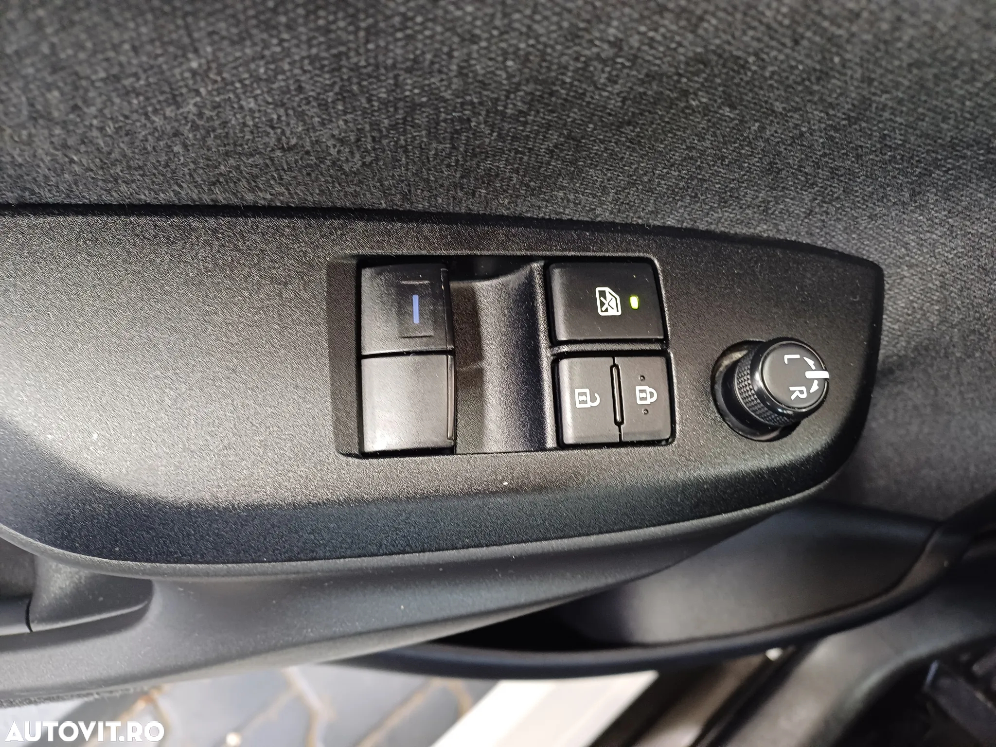Toyota Yaris 1.5 VVT-i HSD Active - 8