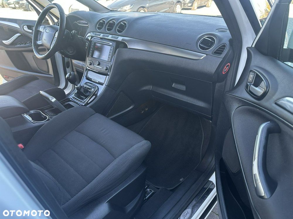 Ford S-Max - 22