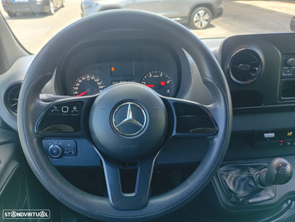 Mercedes-Benz SPRINTER - 11