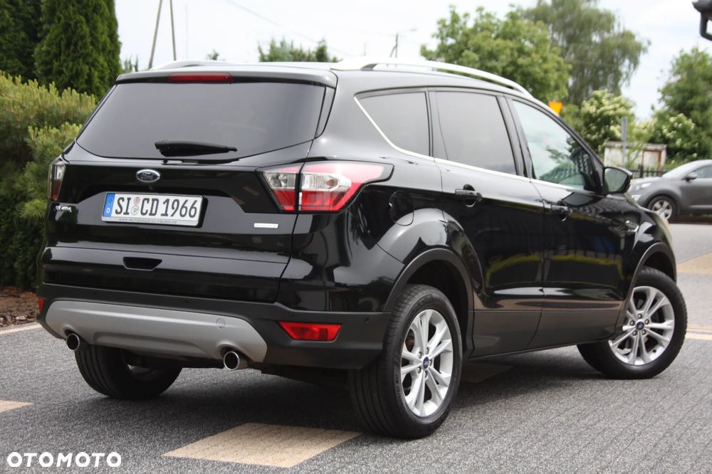 Ford Kuga 1.5 EcoBoost 2x4 Titanium - 4
