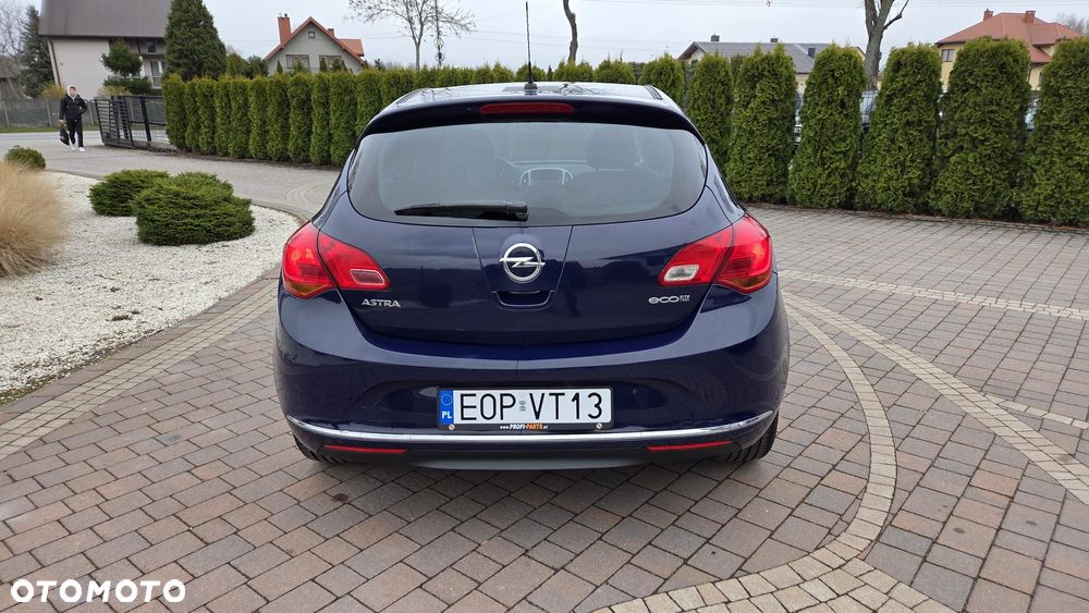 Opel Astra 1.4 - 8