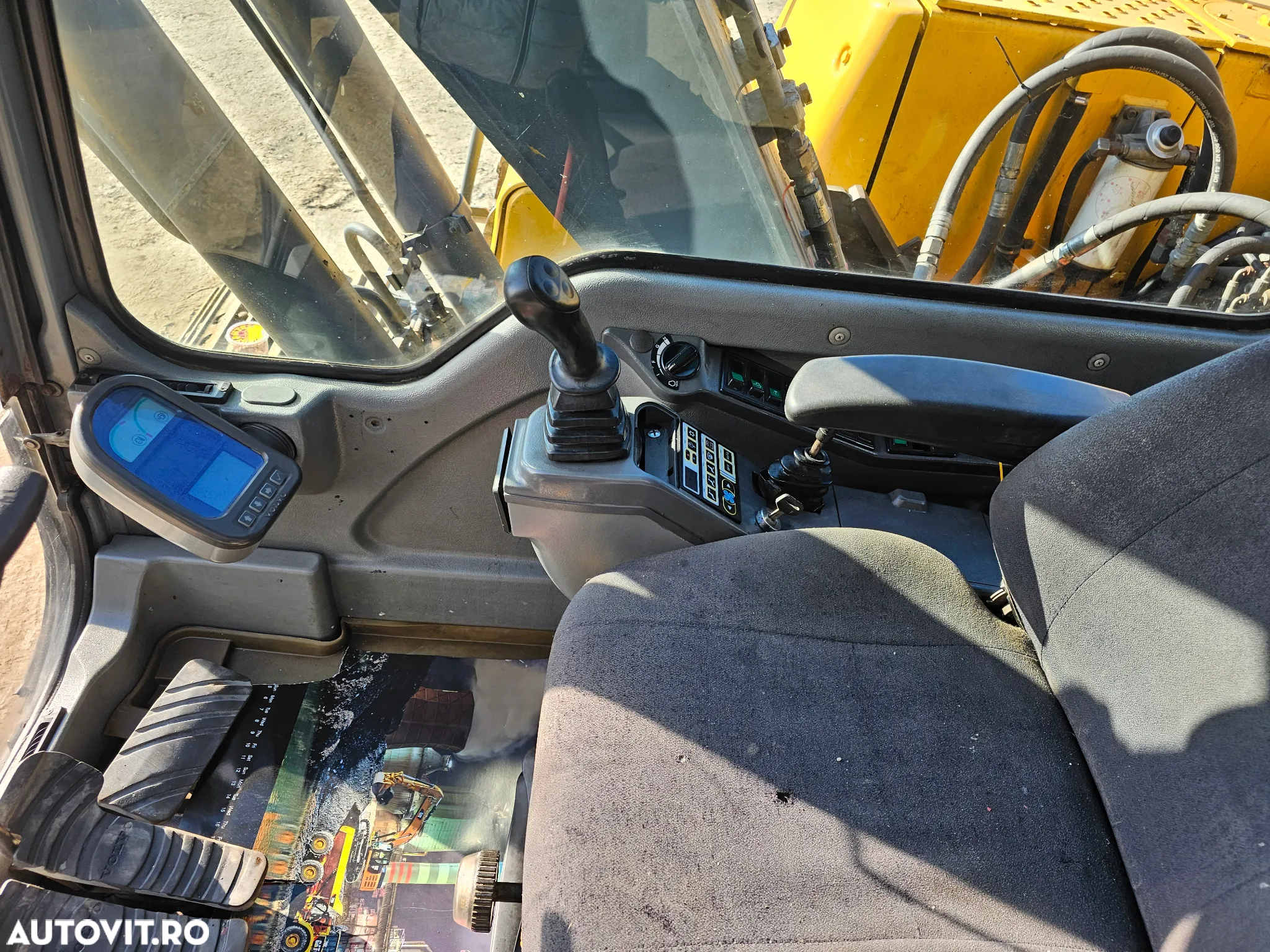 Volvo EC140B excavator pe senile compact cu lama 15t - 6