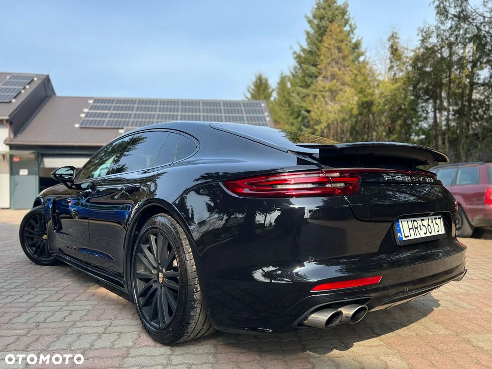 Porsche Panamera 4S - 4
