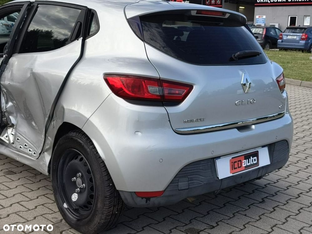 Renault Clio - 25