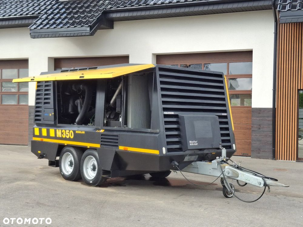 Inny Kompresor Śrubowy Mobilny Kaeser M350 Sigma Wydajność Do 34m3/min Ciśnienie Robocze Do 14 BAR Silnik Mercedes-Benz 6 Cylindrów Potężny Mobilny Kompresor Świetny Stan 7700 MTH Sterownik SIGMA CONTROL MOBIL Po Kompletnym Serwisie Gotowy Do Pracy Zastosowania: Piaskowanie / Czyszczenie Suchym Lodem / Technologia wiercenia itp. - 14