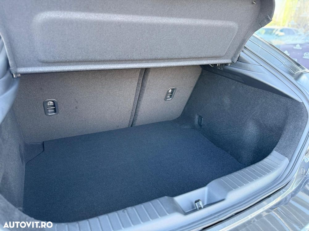 Mazda 3 e-SKYACTIV-X 186 M HYBRID Aut. HOMURA - 8