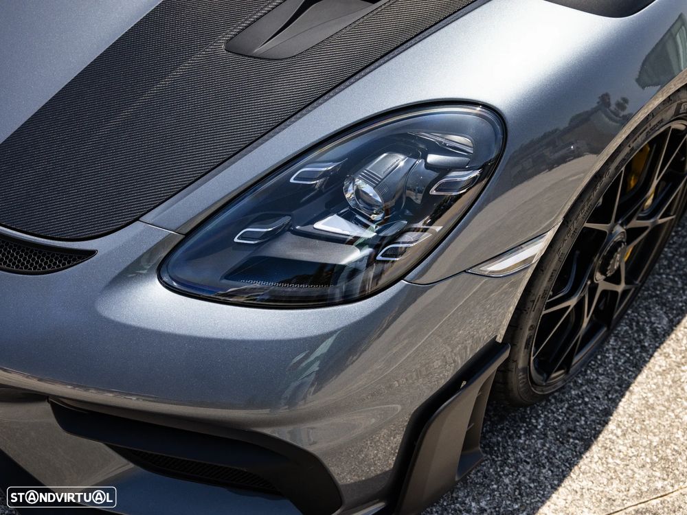 Porsche 718 Spyder - 23