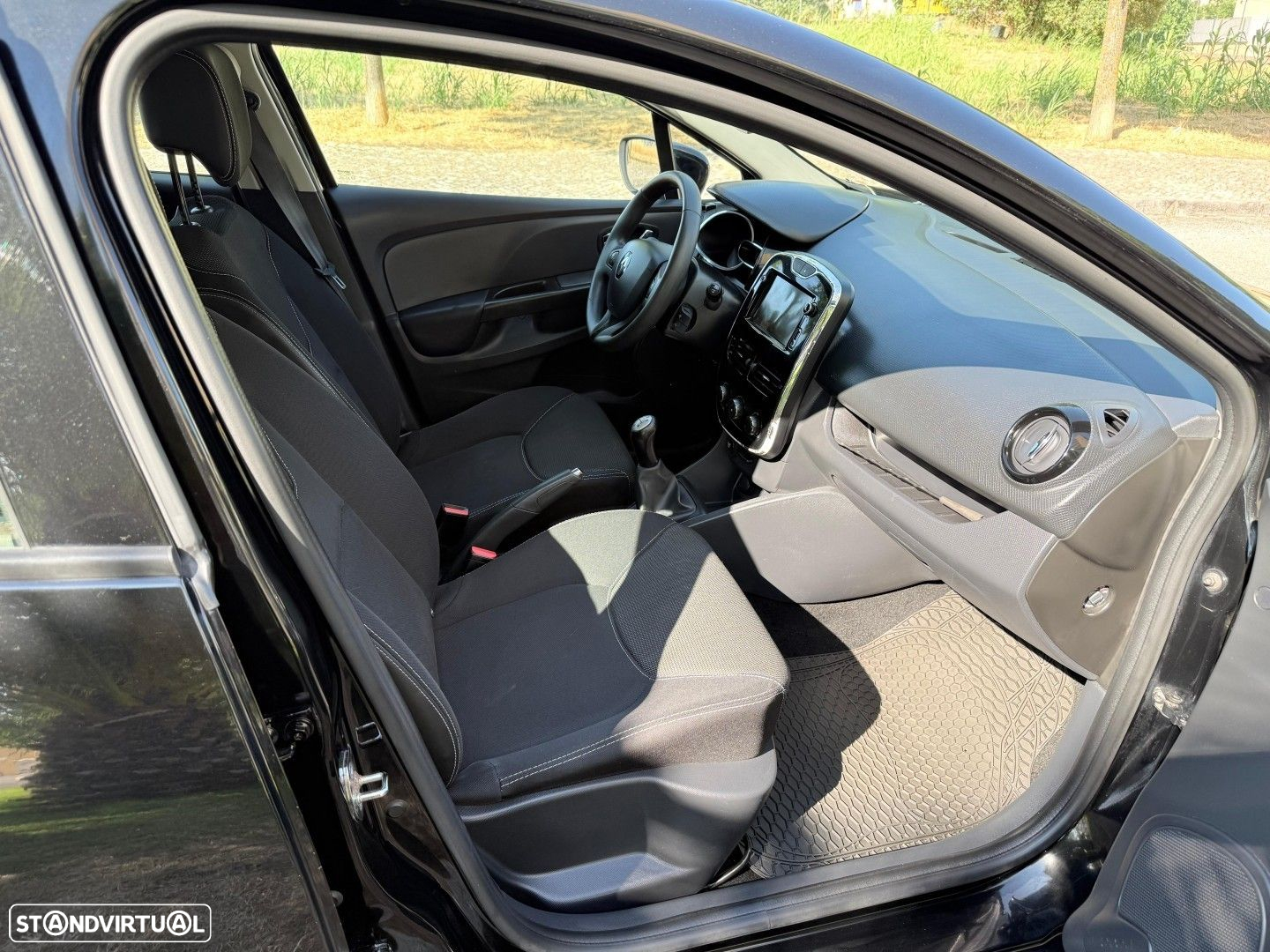 Renault Clio 0.9 TCE Limited - 34