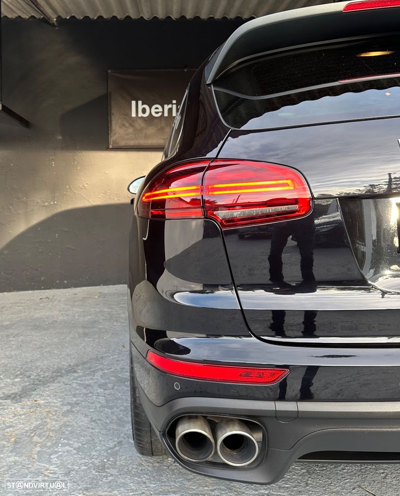 Porsche Cayenne S Hybrid Tiptronic S - 12