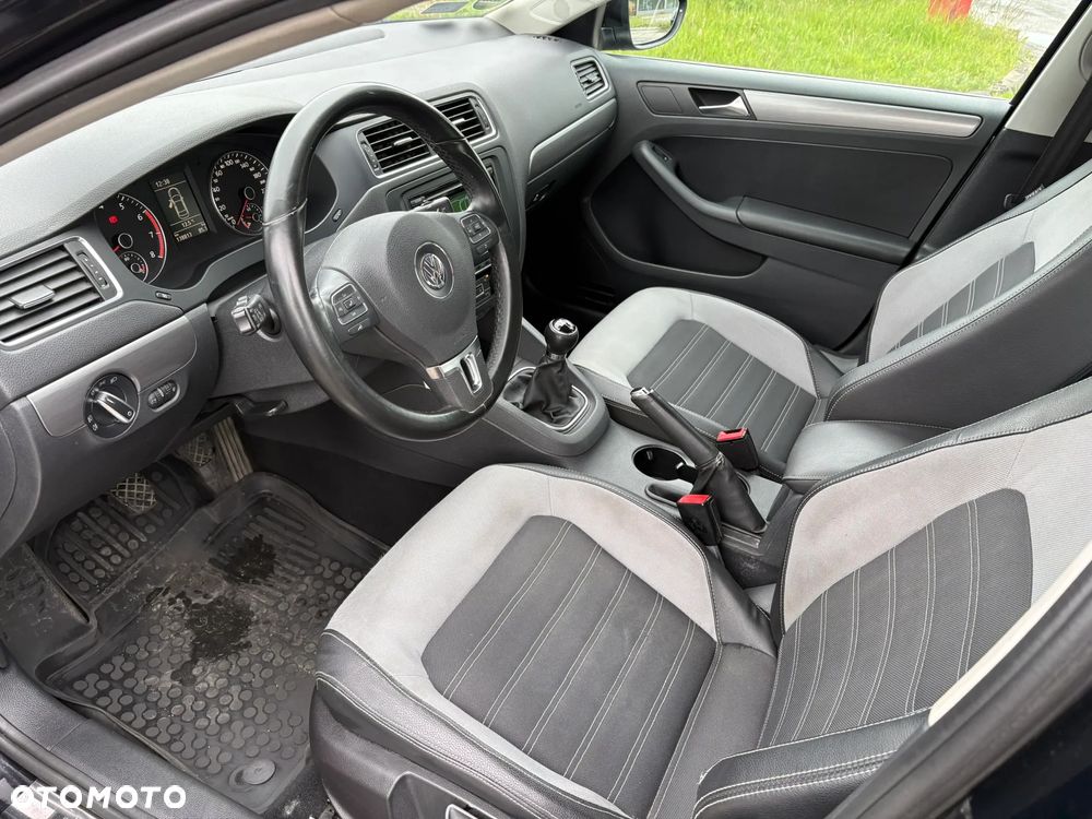 Volkswagen Jetta 1.4 TSI Highline - 9