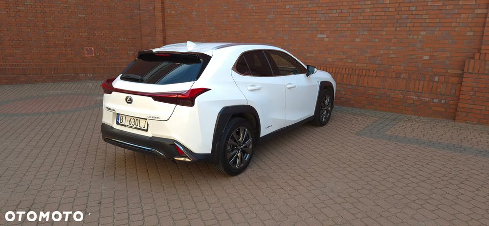 Lexus UX - 8
