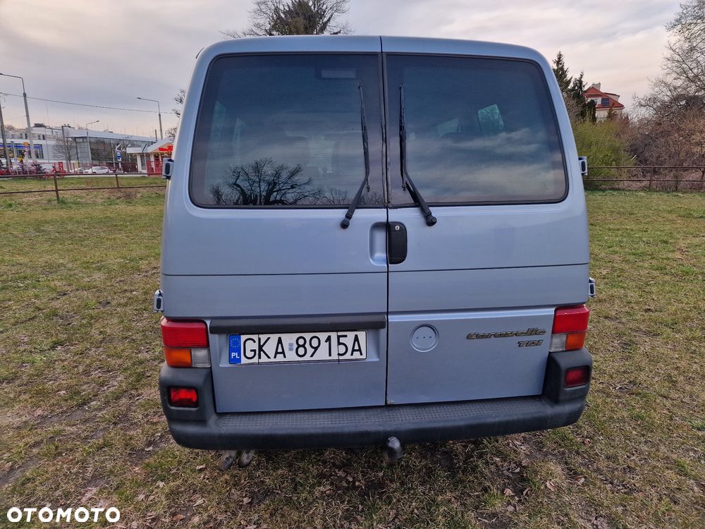 Volkswagen Caravelle - 18