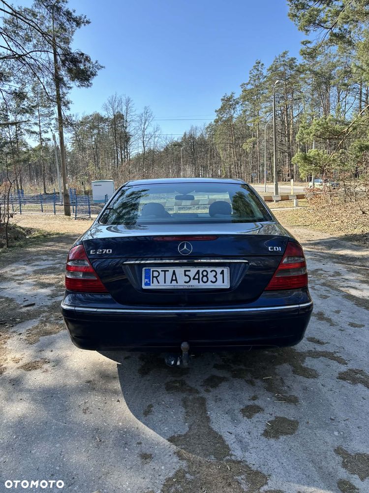 Mercedes-Benz Klasa E 270 CDI T Avantgarde - 2