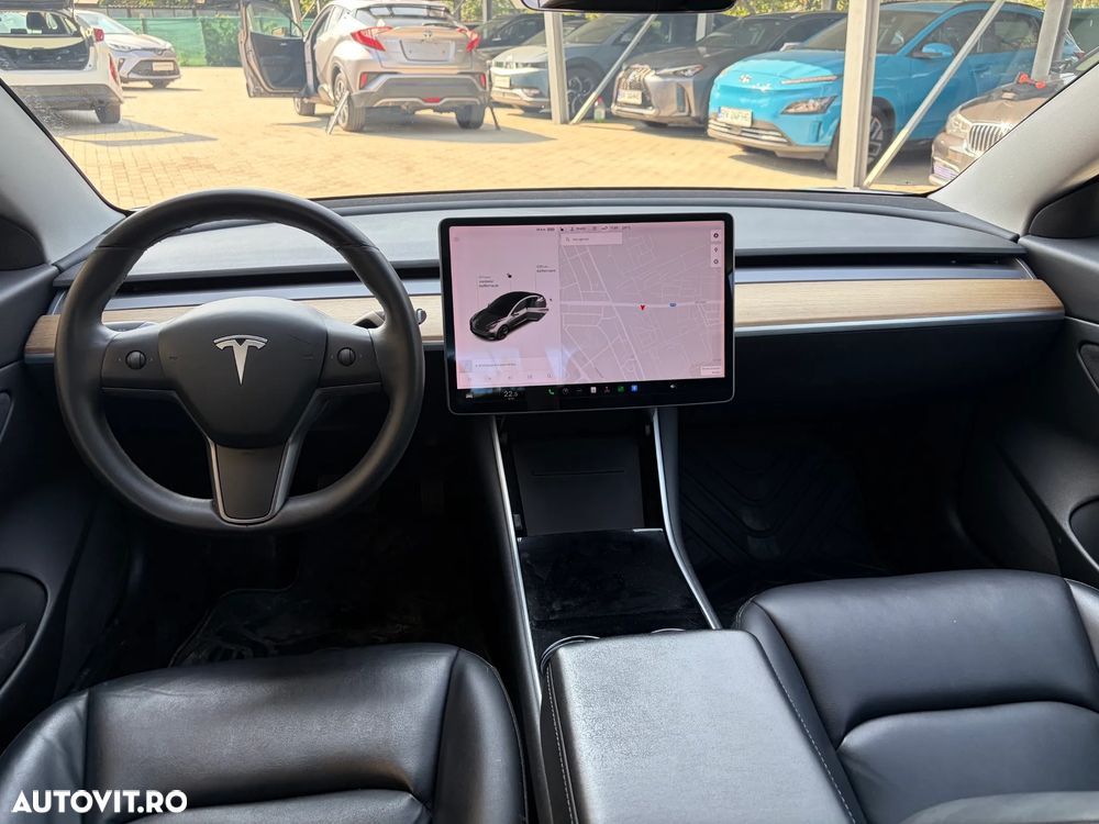 Tesla Model 3 - 5
