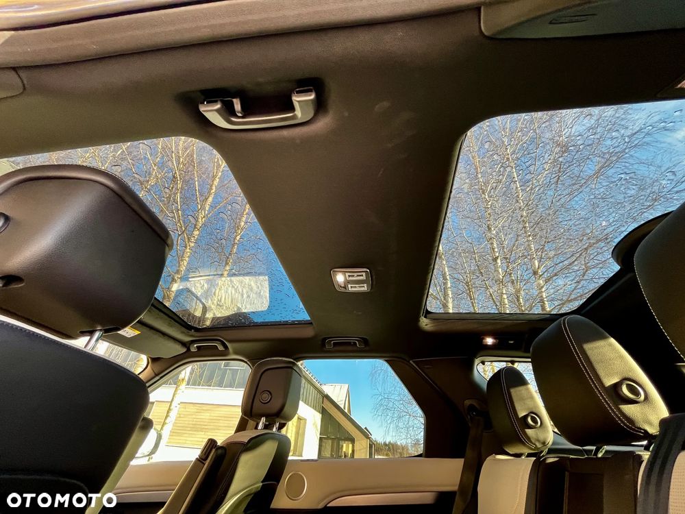 Land Rover Discovery 2.0 P300 R-Dynamic SE - 23