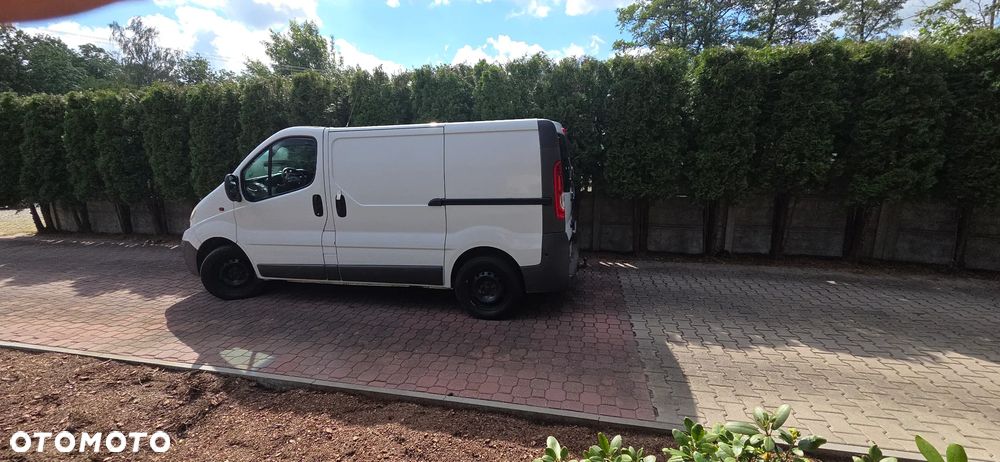 Opel VIVARO 2.5 dci - 18