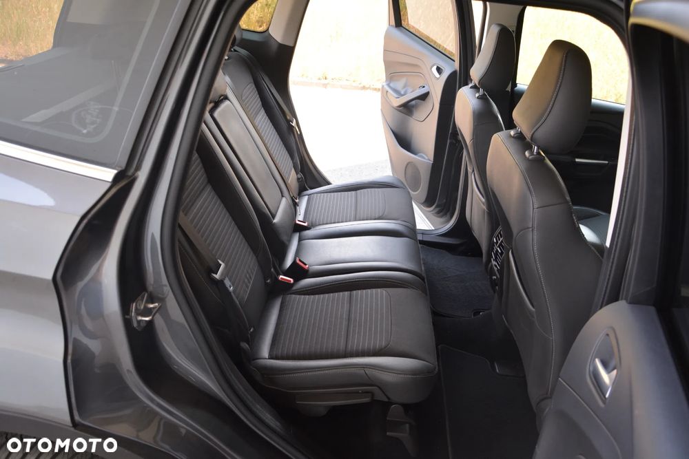 Ford Kuga 2.0 TDCi 2x4 Titanium - 22