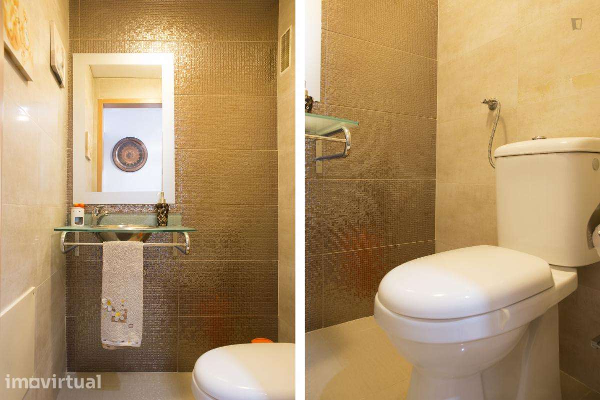 Quarto - localizado em Lisbon - Grande imagem: 5/13