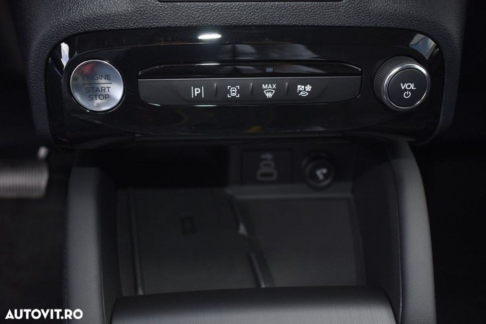 Ford Kuga 2.5 Duratec FWD FHEV Titanium - 30