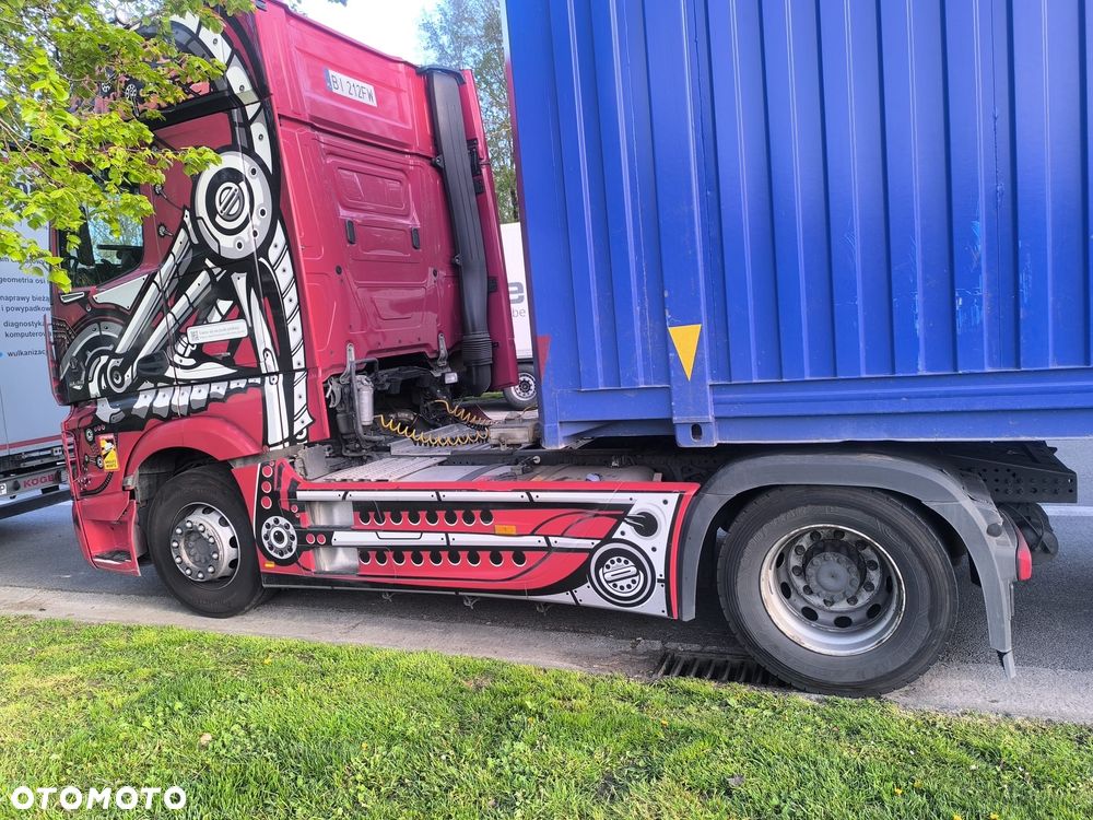 Mercedes-Benz Actros - 3