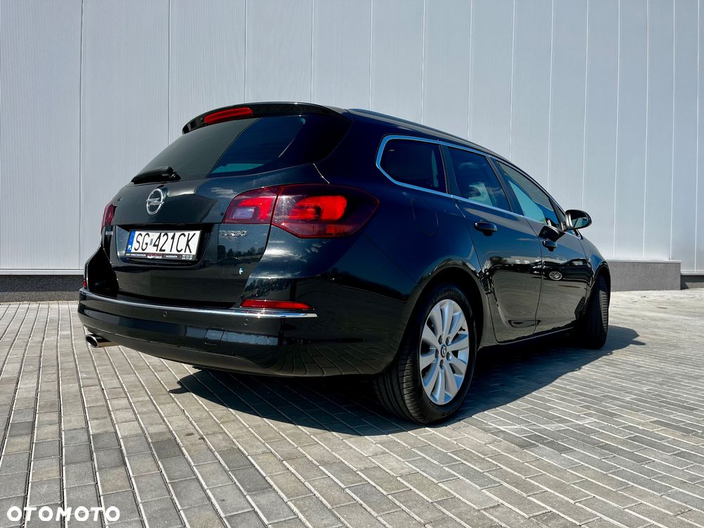 Opel Astra 1.6 SIDI Turbo ecoFLEX Start/Stop Innovation - 2