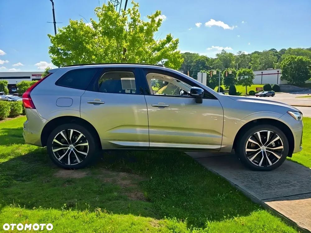 Volvo XC 60 B5 B AWD Plus Dark - 3