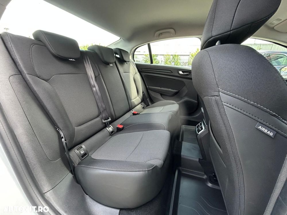 Renault Megane TCe 140 GPF EDC Equilibre - 17