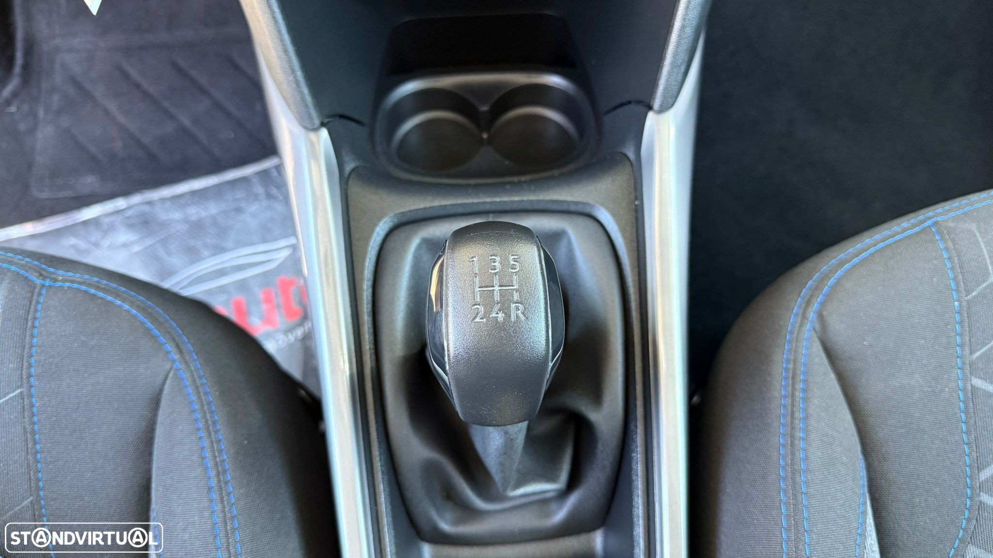 Peugeot 2008 1.2 PureTech Style - 40