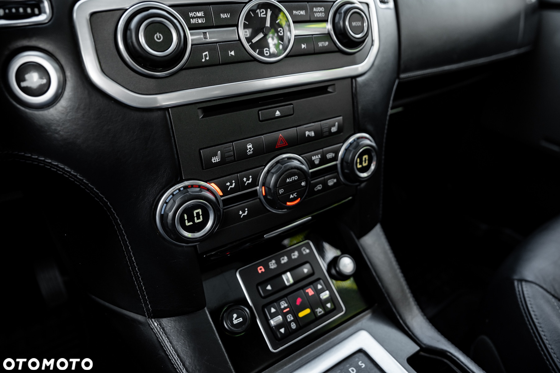 Land Rover Discovery SD V6 HSE - 35