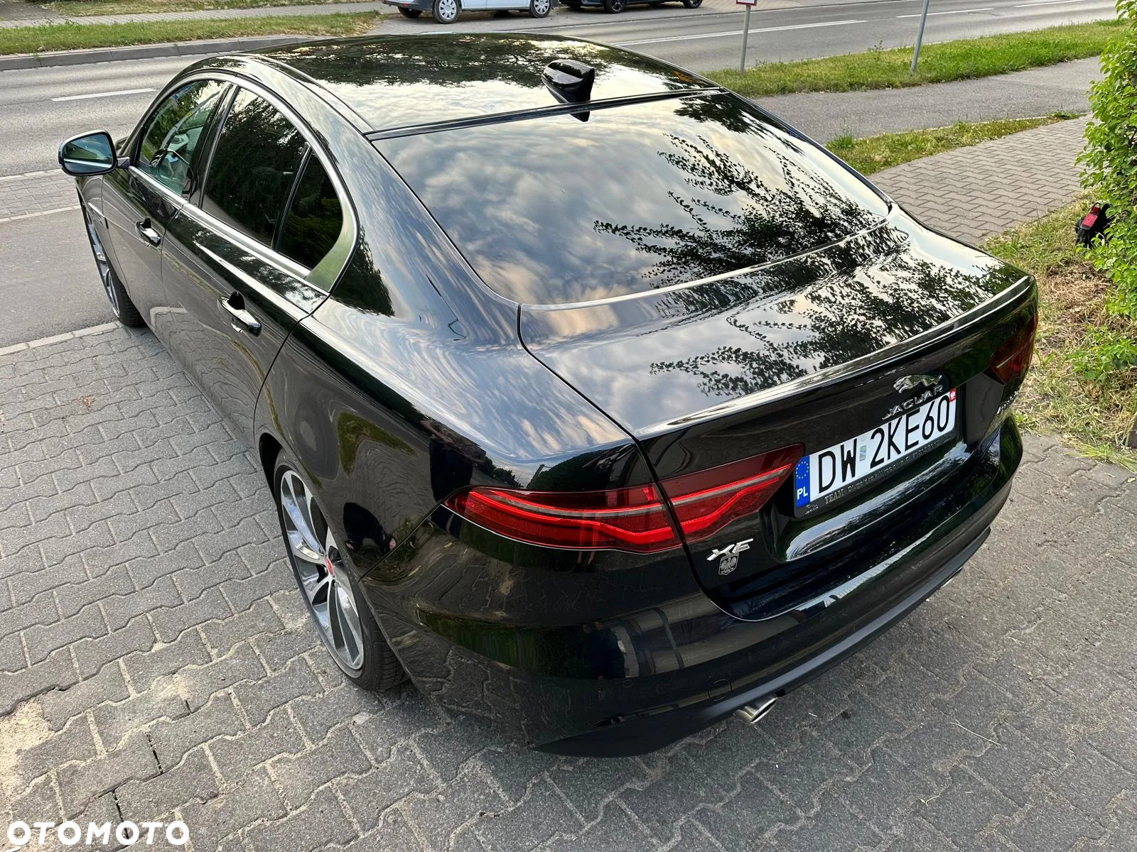 Jaguar XE 2.0 P250 R-Dynamic HSE - 6