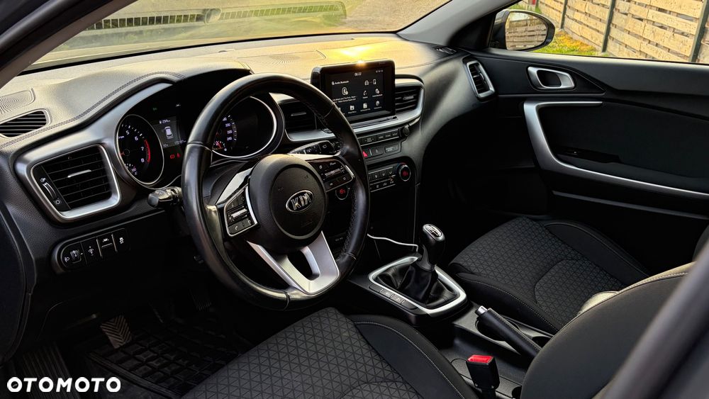 Kia Ceed 1.4 T-GDI L Business Line - 11