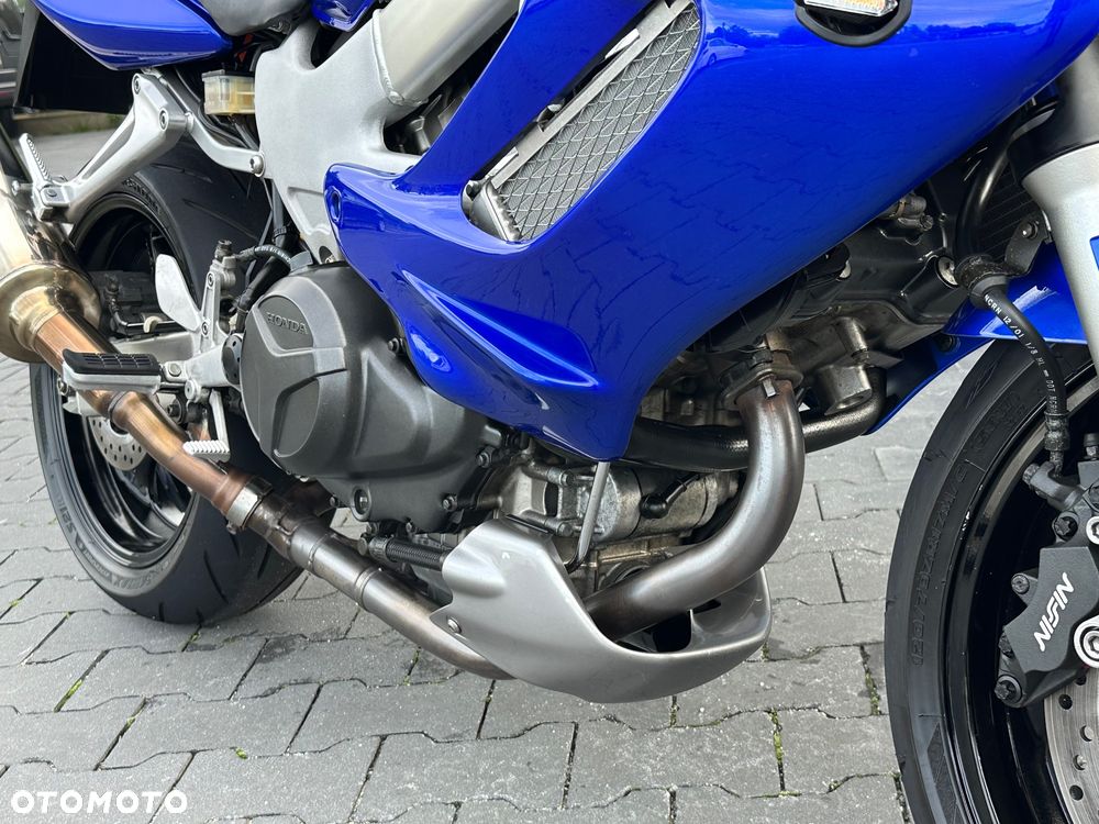Honda VTR - 17
